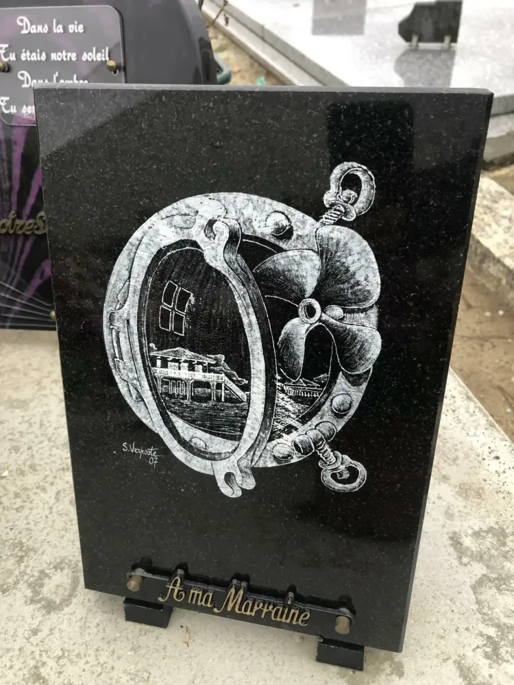 plaque funéraire marbrewebp